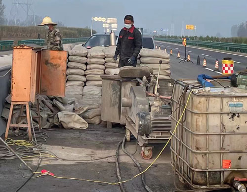 后湖管理区高速路病害处理